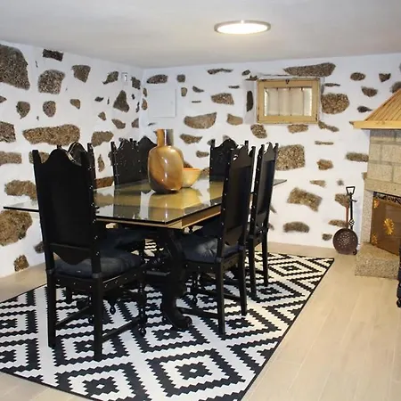 Ribeiro Country House - Near Porto Vakantiehuis